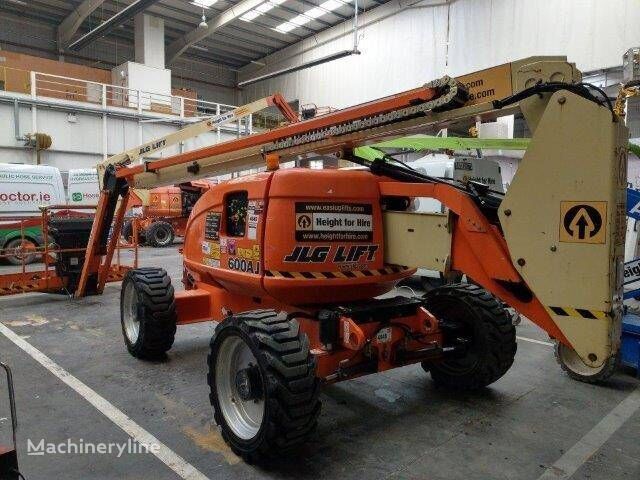 굴절식 붐 리프트 JLG 600 AJ