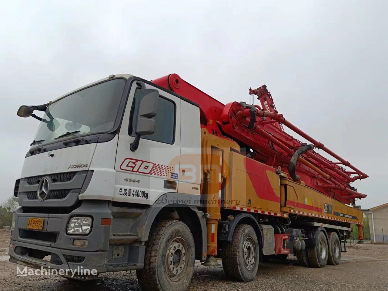 콘크리트 펌프카 섀시 Mercedes-Benz Actros 4144의 Sany C10