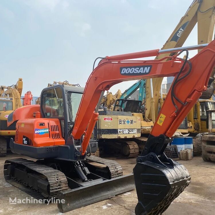 신품 미니 굴착기 Doosan  DH55